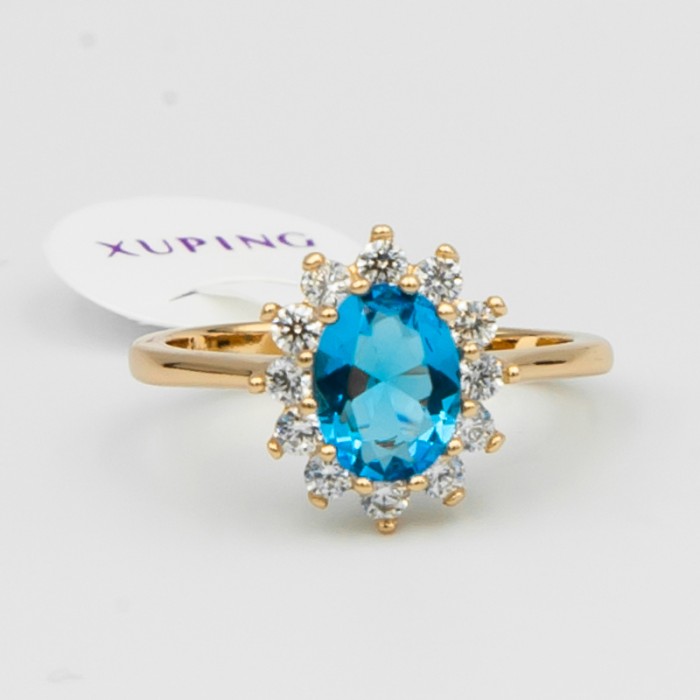 Шикарное кольцо с голубым овальным  ...