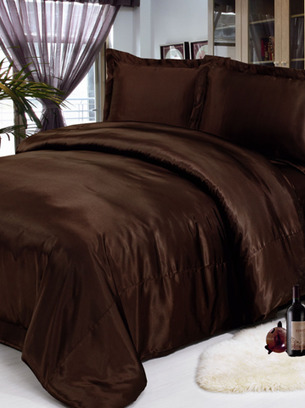 Красивое коричневое постельное бель ...