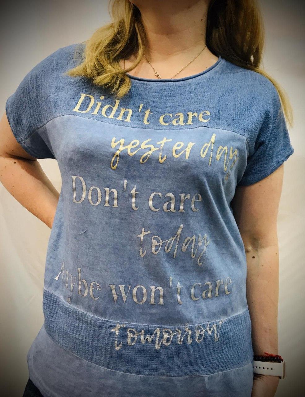 Стильная женская футболка с надпися ...