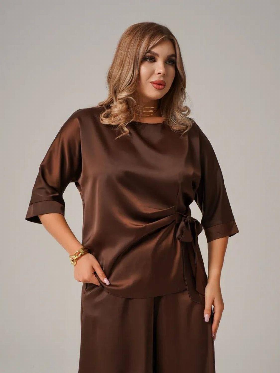 Стильный нарядный женский костюм-дв ...