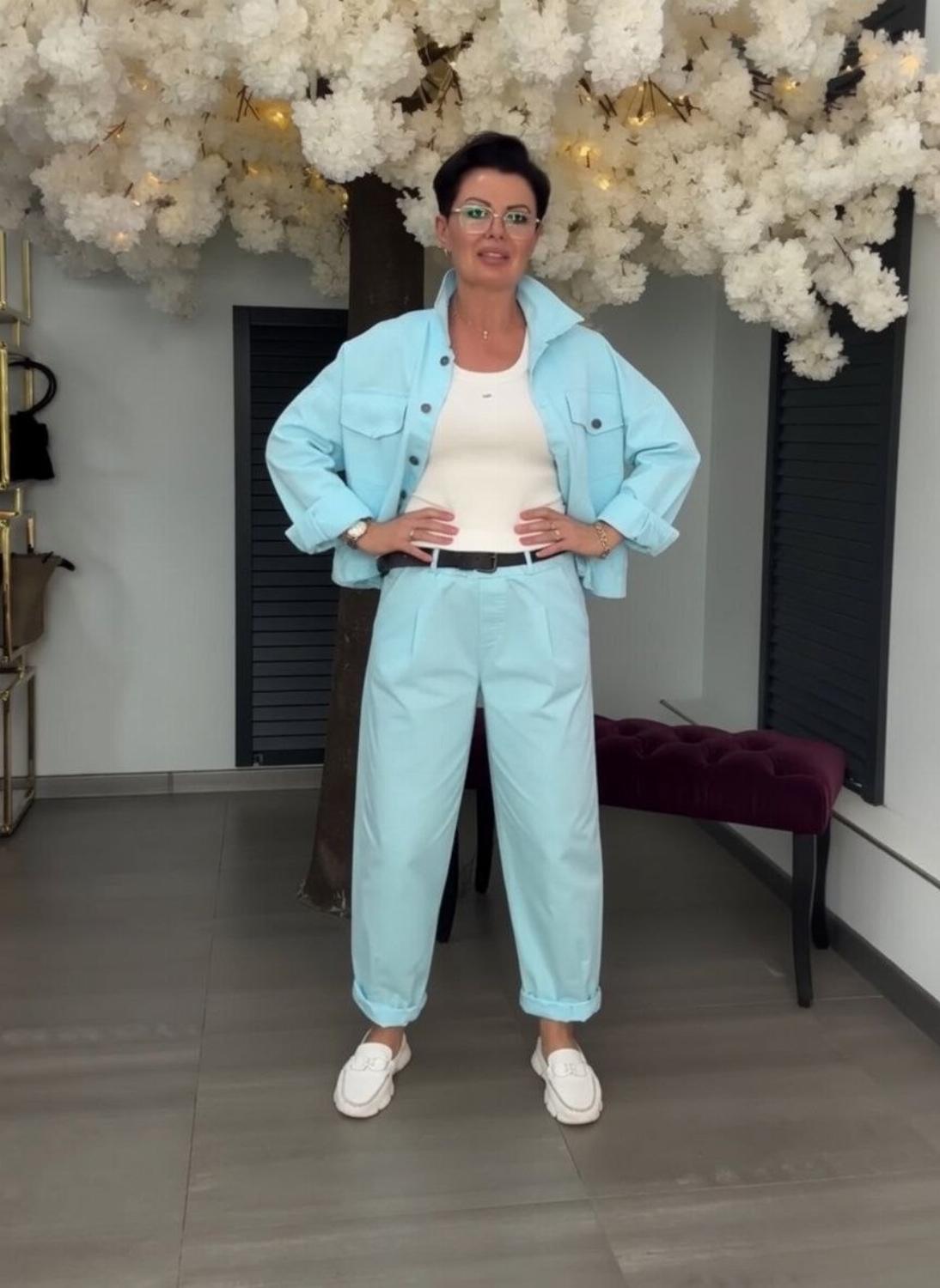 Яркий стильний жіночий костюм-двійка 